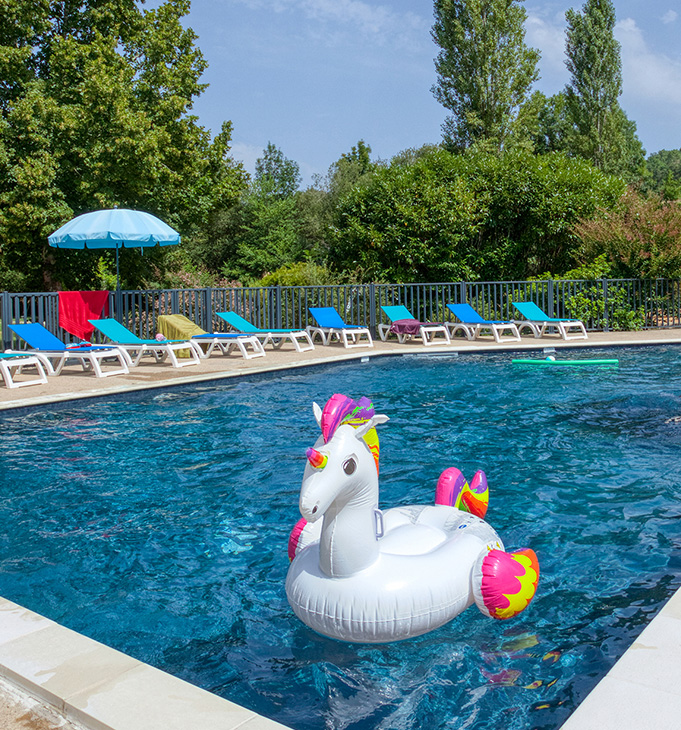 camping avec piscine au perigord