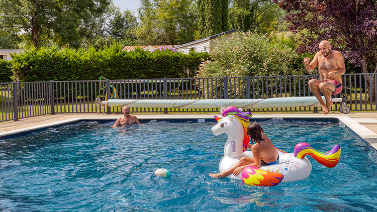 camping avec piscine en dordogne
