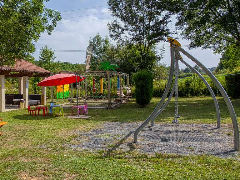 jeux enfants camping le pontillou