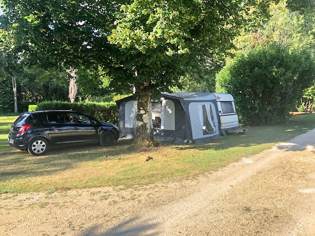 PACKAGE 2 pers Van Caravan Camping Car + Electricity 10A